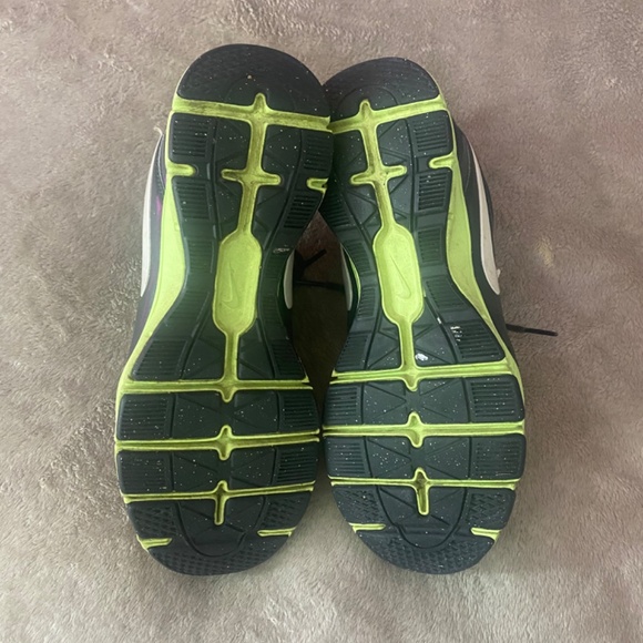 Nike Sneakers - Picture 4 of 5